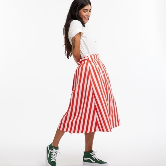 Red and white striped skirt and top set from ban.do - Picture 2 of 6